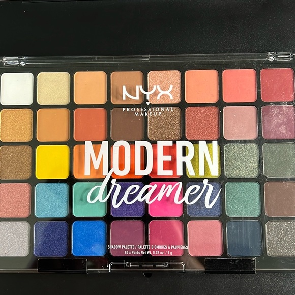 NYX Modern Dreamer Shadow Palette MDSP01 - Picture 1 of 5